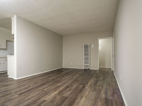5th image of 132 N Sinclair Ave #2