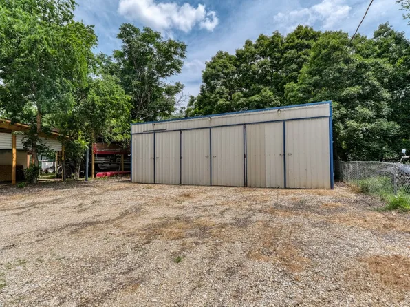 128 Mulberry Dr, Graford, TX 76449