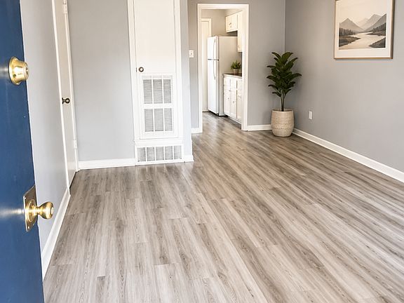 5th image of 2789 Beverly Hill St APT 7