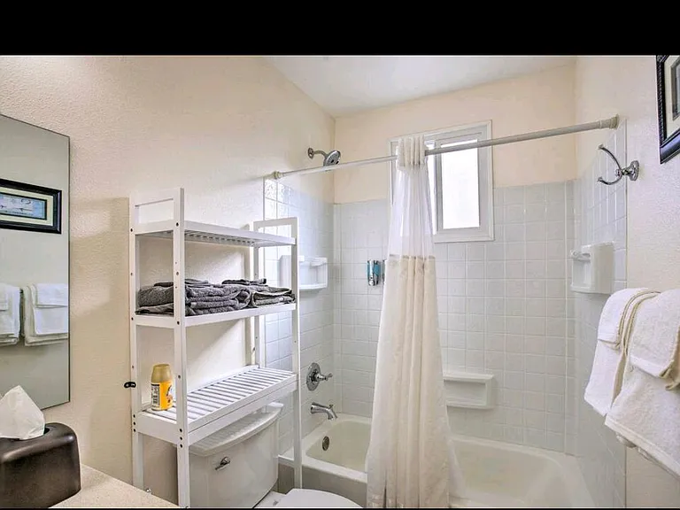 410 S Townsend Ave — Photo 3