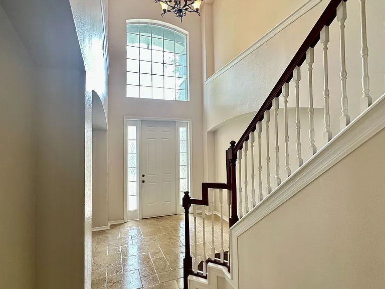 13351 Smithwick Ln — Photo 2