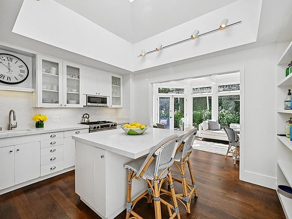 4th image of 161 Lagunitas Road