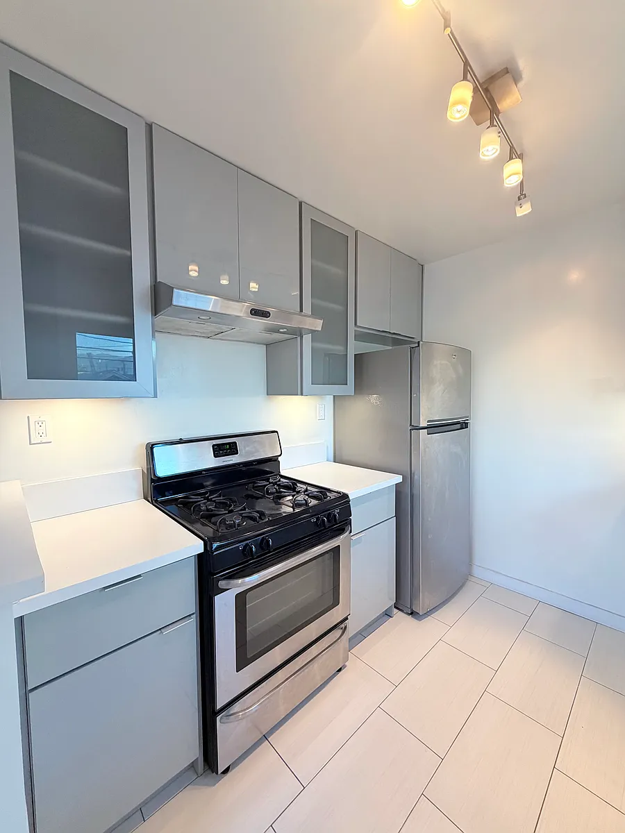 Building Photo - 5707 Virginia Ave #8