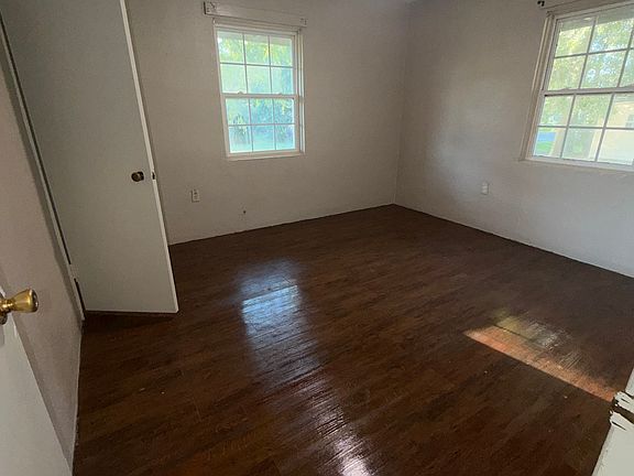 5th image of 108 W Willingham St