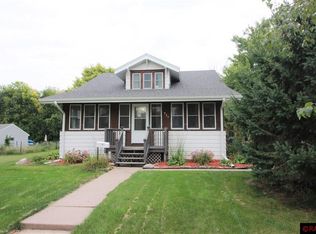 727 S Front St, Saint Peter, MN 56082