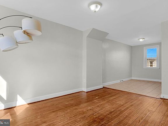 5th image of 1909 Harman Ave