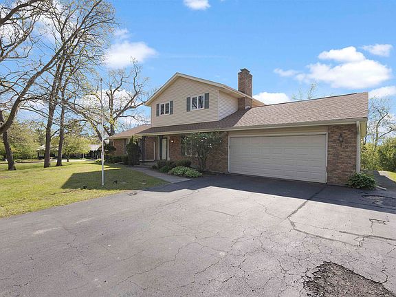3rd image of 8642 Summerset Dr