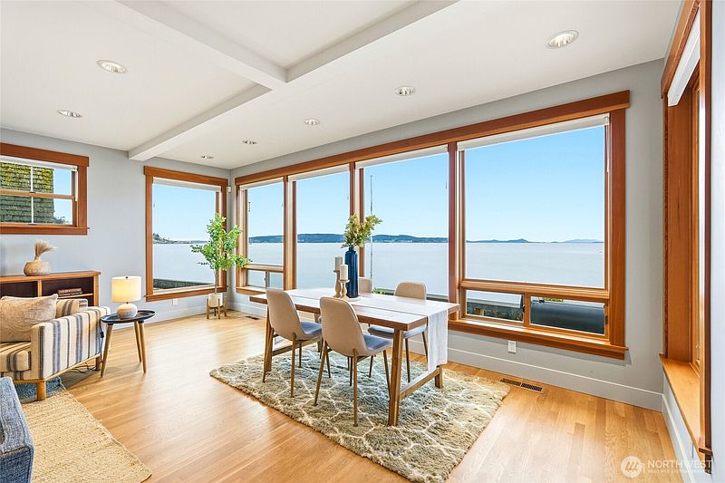 5th image of 28 W North Camano Drive