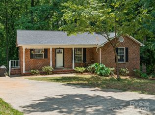 2602 Castle Hill Rd, Gastonia, NC 28052