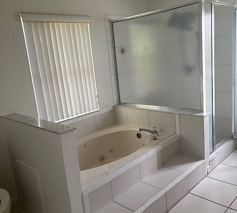 3rd image of 1751 Amboy Dr