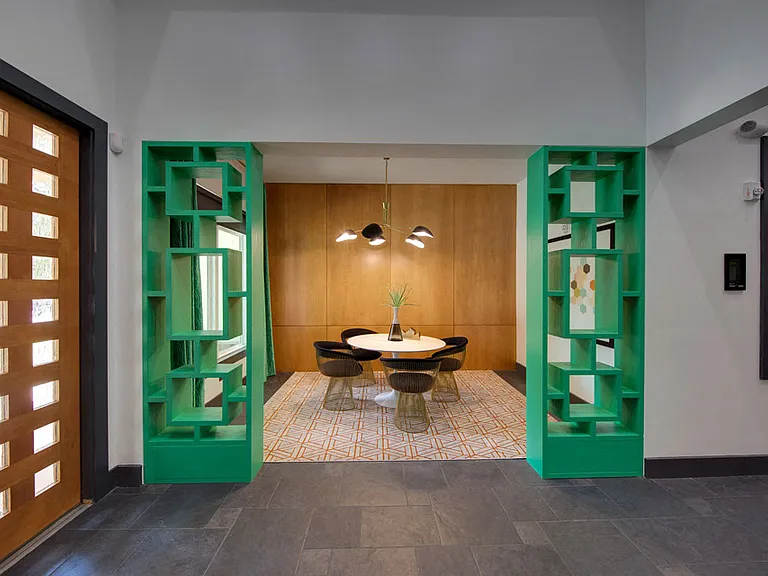 Leasing Center