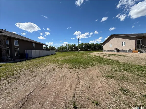 77 Good Spirit CRESCENT, Yorkton, SK S3N 0X1