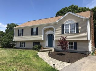 140 Quequechan Rd, Taunton, MA 02780