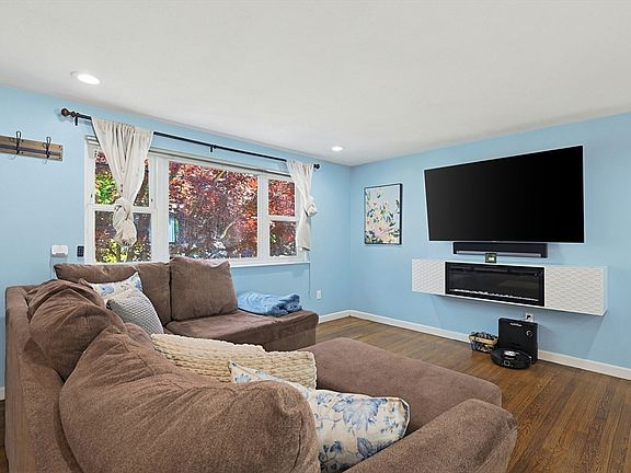 5th image of 36 Raechel Rd Unit 36