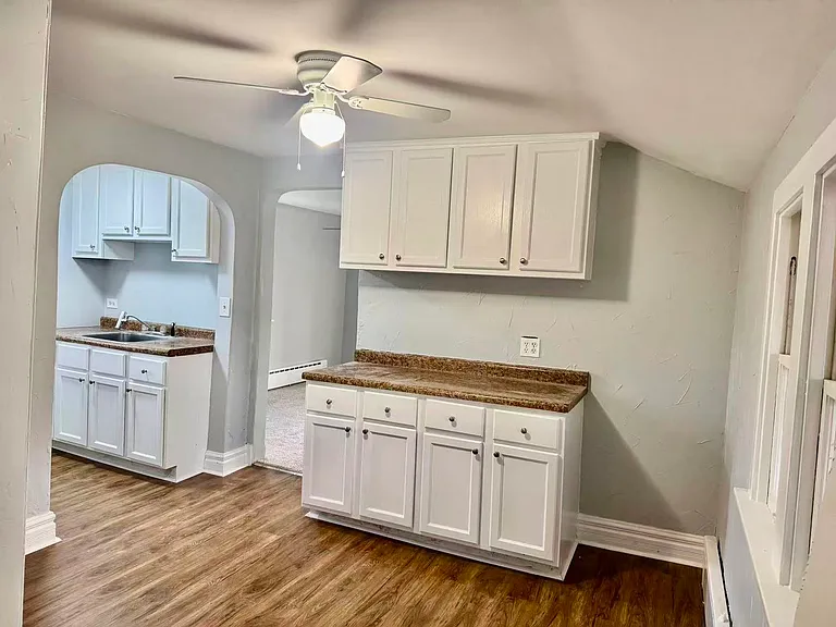 519 N Park St — Photo 3
