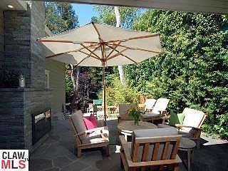 1st image of 905 Wellesley Ave