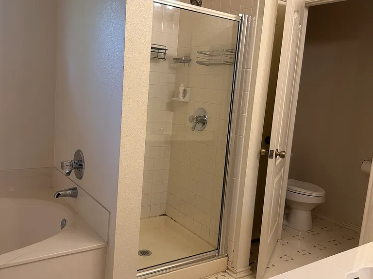 1208 Bradbury Ln — Photo 36