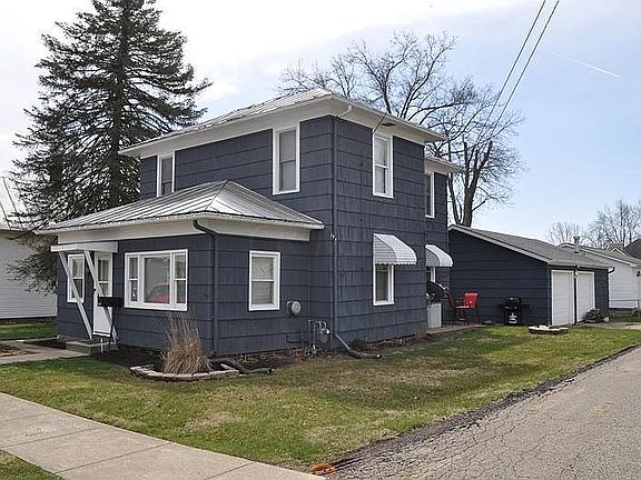 2nd image of 1107 Railroad St