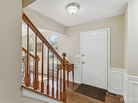 5th image of 1649 Cantebury Ln