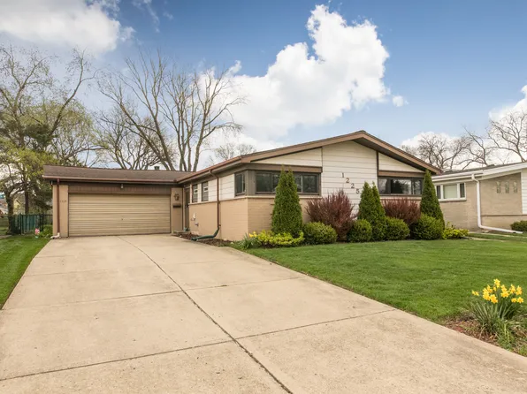 1225 N Hamlin Ave, Park Ridge, IL 60068