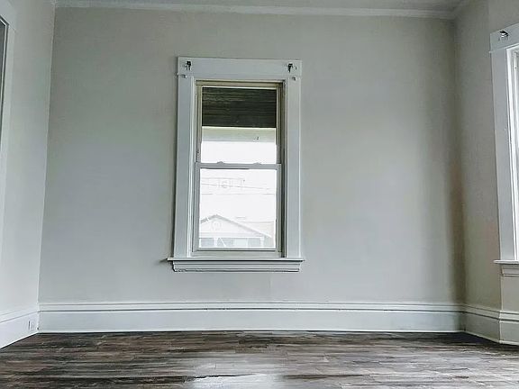 3rd image of 2 Fuller Ave SE