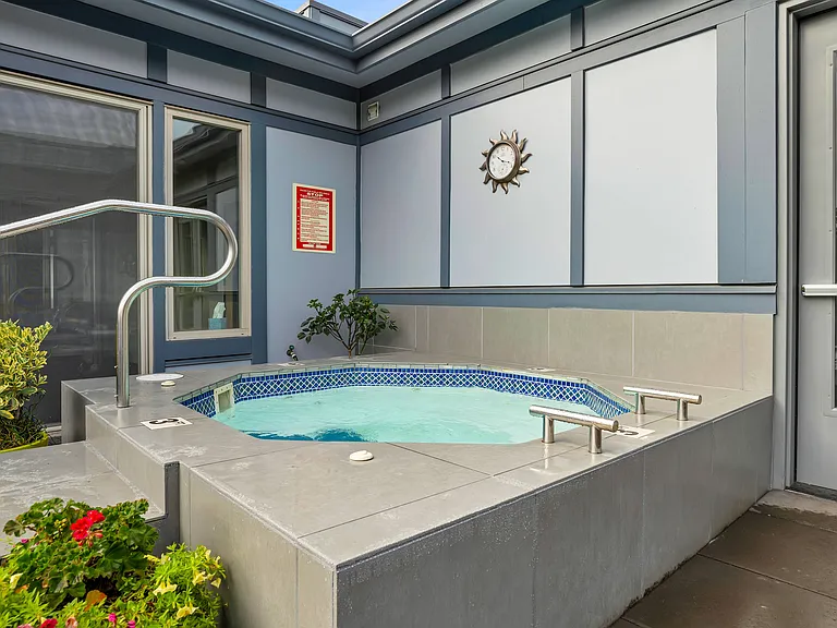 The 72nd Apartments | Spa