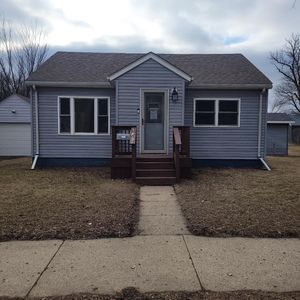 824 Collins Ave, Windom, MN, 56101