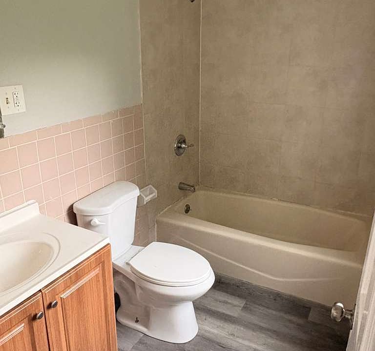 1st image of 368 Newhall St #1