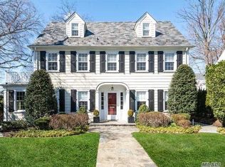 157 Ryder Rd, Manhasset, NY 11030