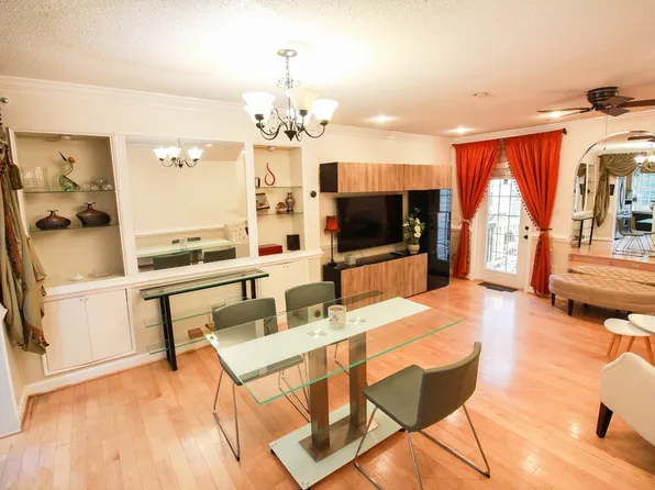 2304 Hunters Woods Plz #Id1473422p, Reston, VA 20191