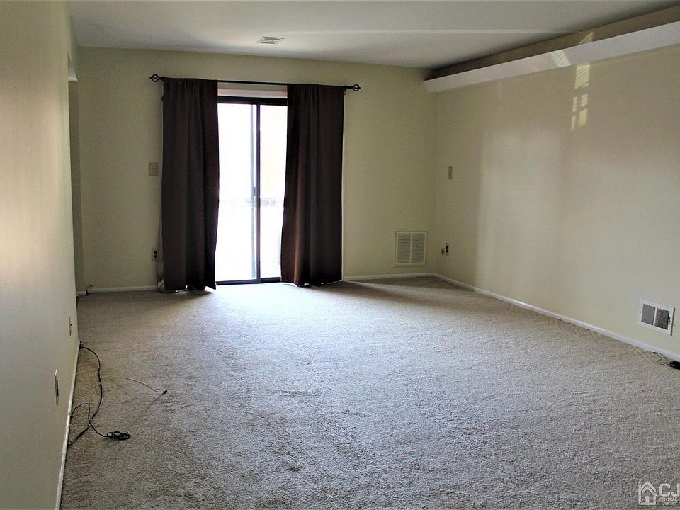 512 Sharon Garden Ct Woodbridge NJ Zillow