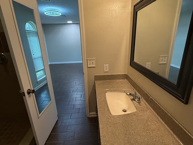 1623 E McElroy Pl — Photo 9
