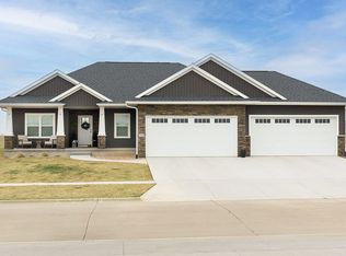 1536 Glen Rock Cir, Marion, IA 52302