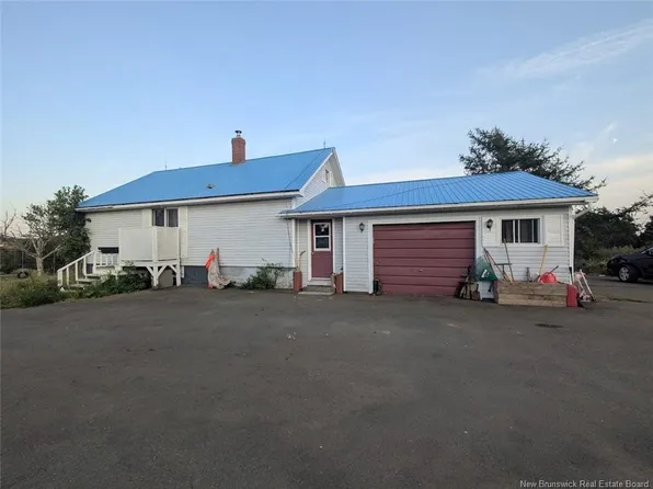 14 Benson Ln, Grand Manan, NB E5G 1J8
