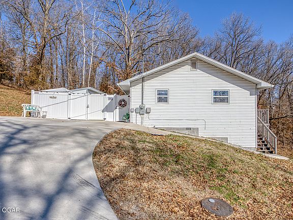 2nd image of 411 Beaver Circle Dr