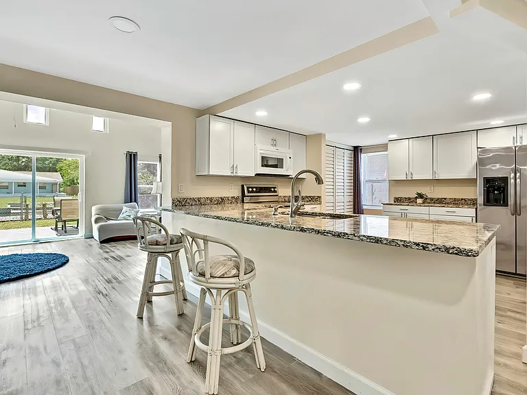 7308 Maryland Ave — Photo 5