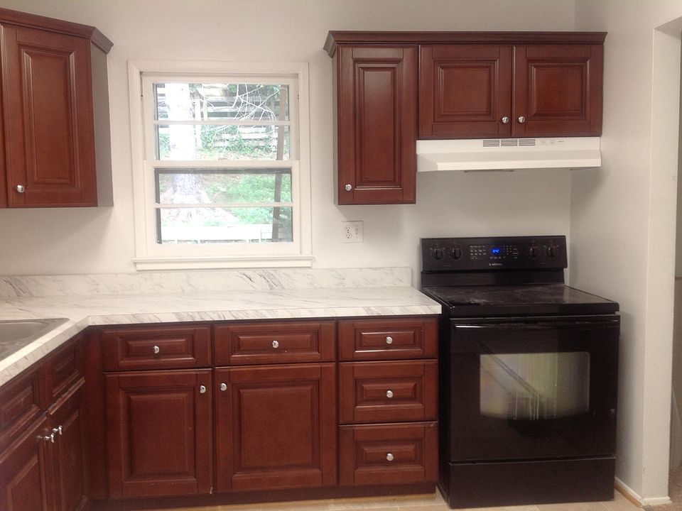 New kitchen in 2018. New gas range 2021.(Not in photo)