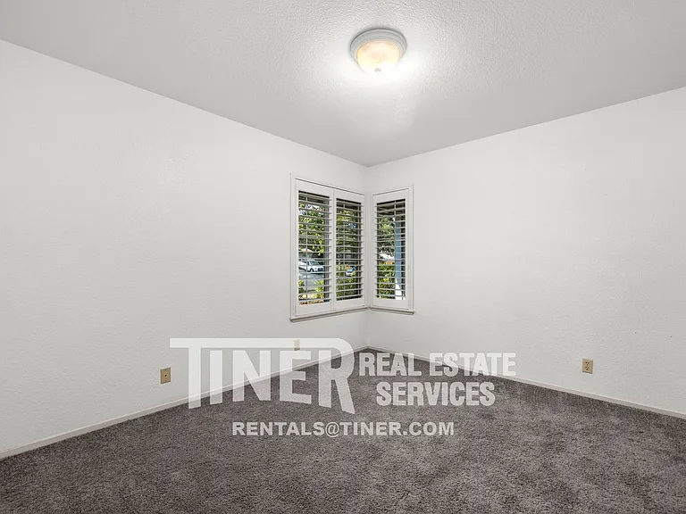 180 Briggs Ranch Dr — Photo 18