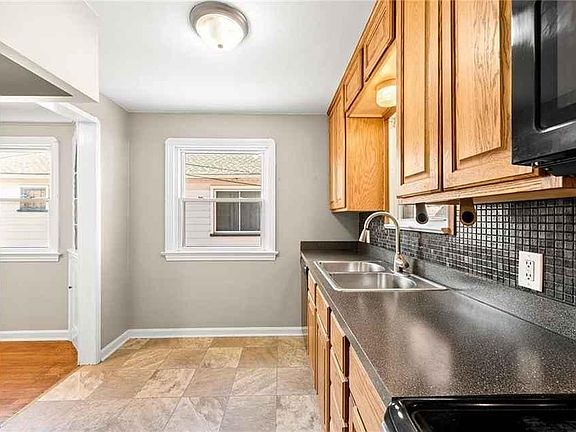 5th image of 6906 Gerald Ave