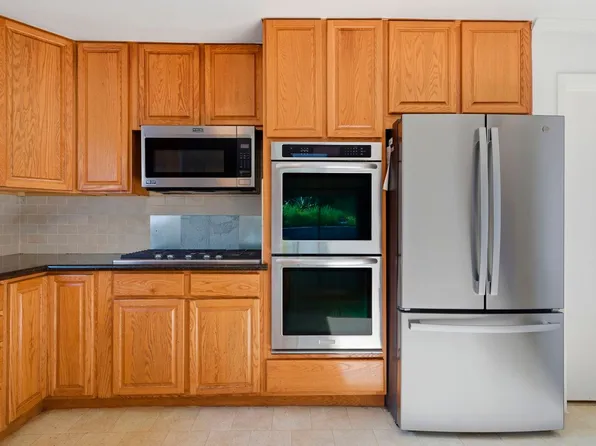 7750 Surrey Ln, Oakland, CA 94605