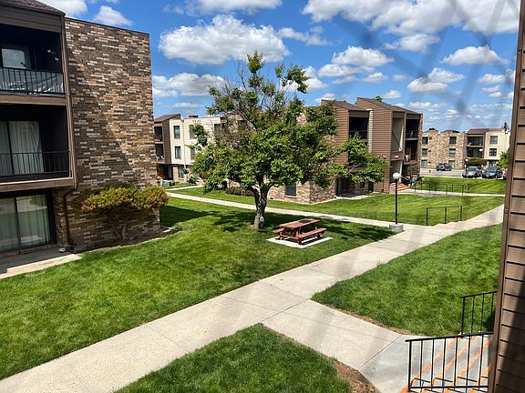 3rd image of 4460 S Poplar St #207C-1