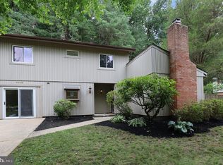 9048 Andromeda Dr, Burke, VA 22015