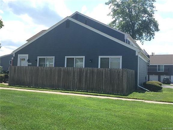 5th image of 23638 Stonehenge Blvd #1