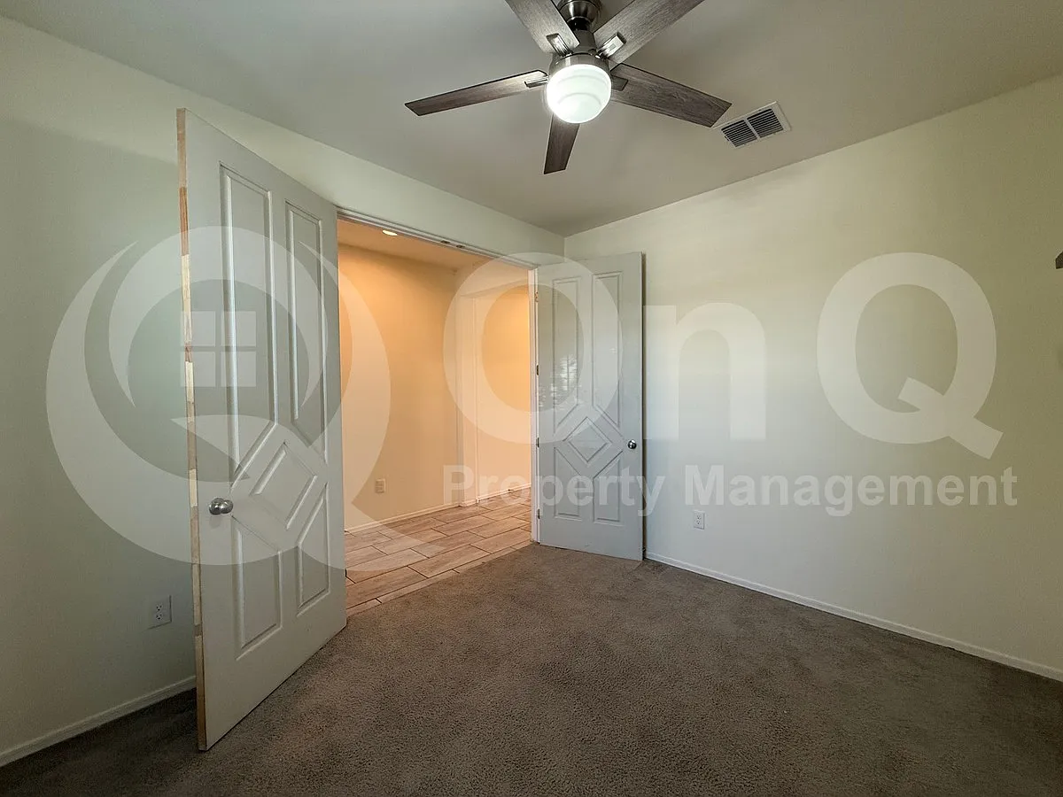 4 bed, 2.5 bath, 2395 sqft, $2,199 — Photo 2