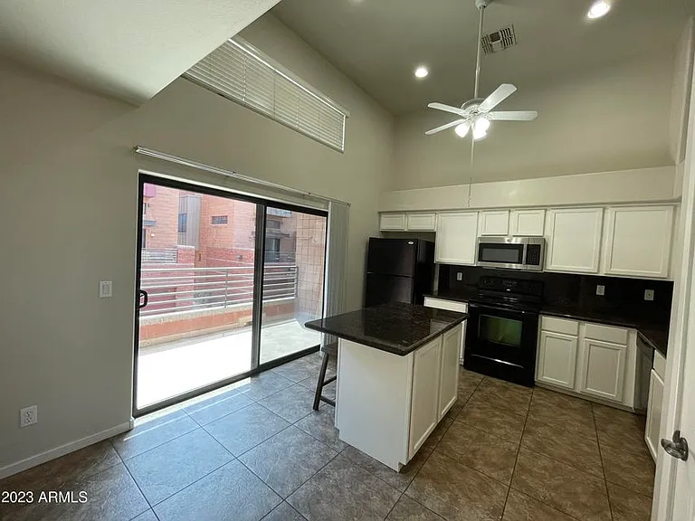 330 S Farmer Ave #114 — Photo 3