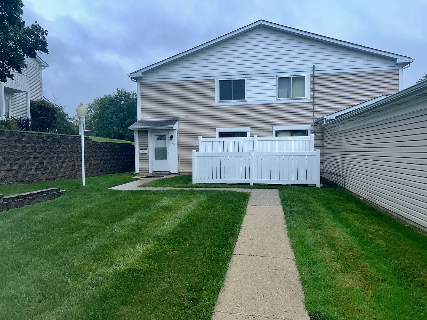 2 bed, 1000 sqft, $1,850 — Photo 1