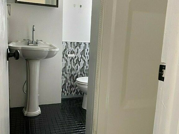5th image of 228 Bleecker St APT 17