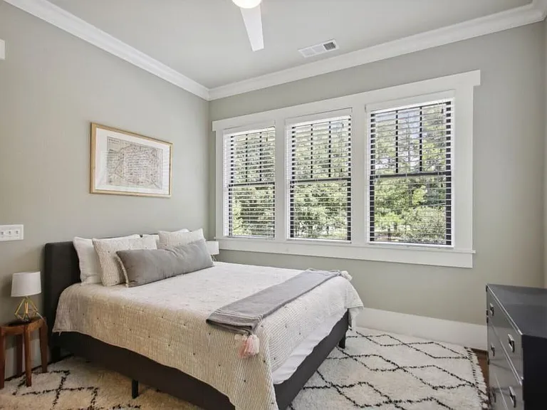 519 N Highland Ave NE — Photo 19