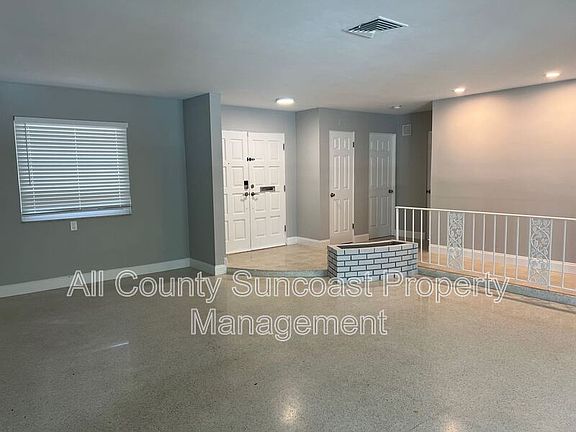 5th image of 879 45th Ave NE