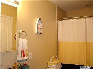 4th image of 273 E Broadway